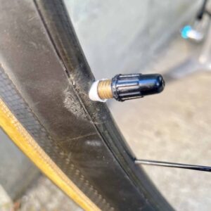 画像に alt 属性が指定されていません。ファイル名: tire-valve-1-scaled-e1762757373121-300x300.jpeg